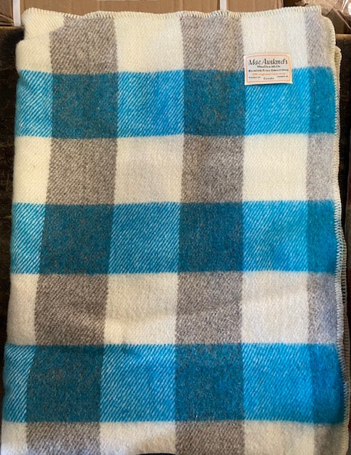 MacAusland Wool Throw Checkerboard🍁