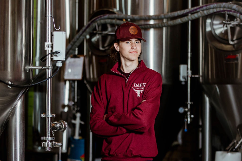 Sweatshirt Quarter Zip Logo